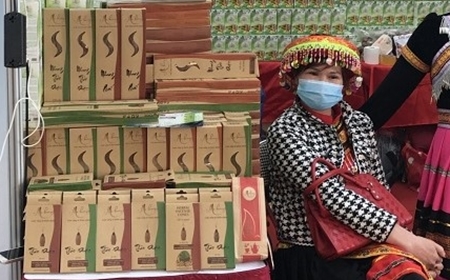Moc Huong tại Tuần lễ trưng bày sản phẩm Làng Nghề Nam Từ Liêm Hà Nội